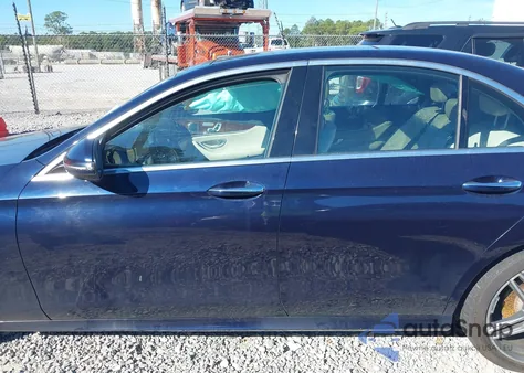 2017 Mercedes-Benz E 300 4Matic из США, поврежденный, VIN WDDZF4KB2HA056643